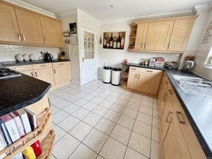 Kitchen- click for photo gallery
